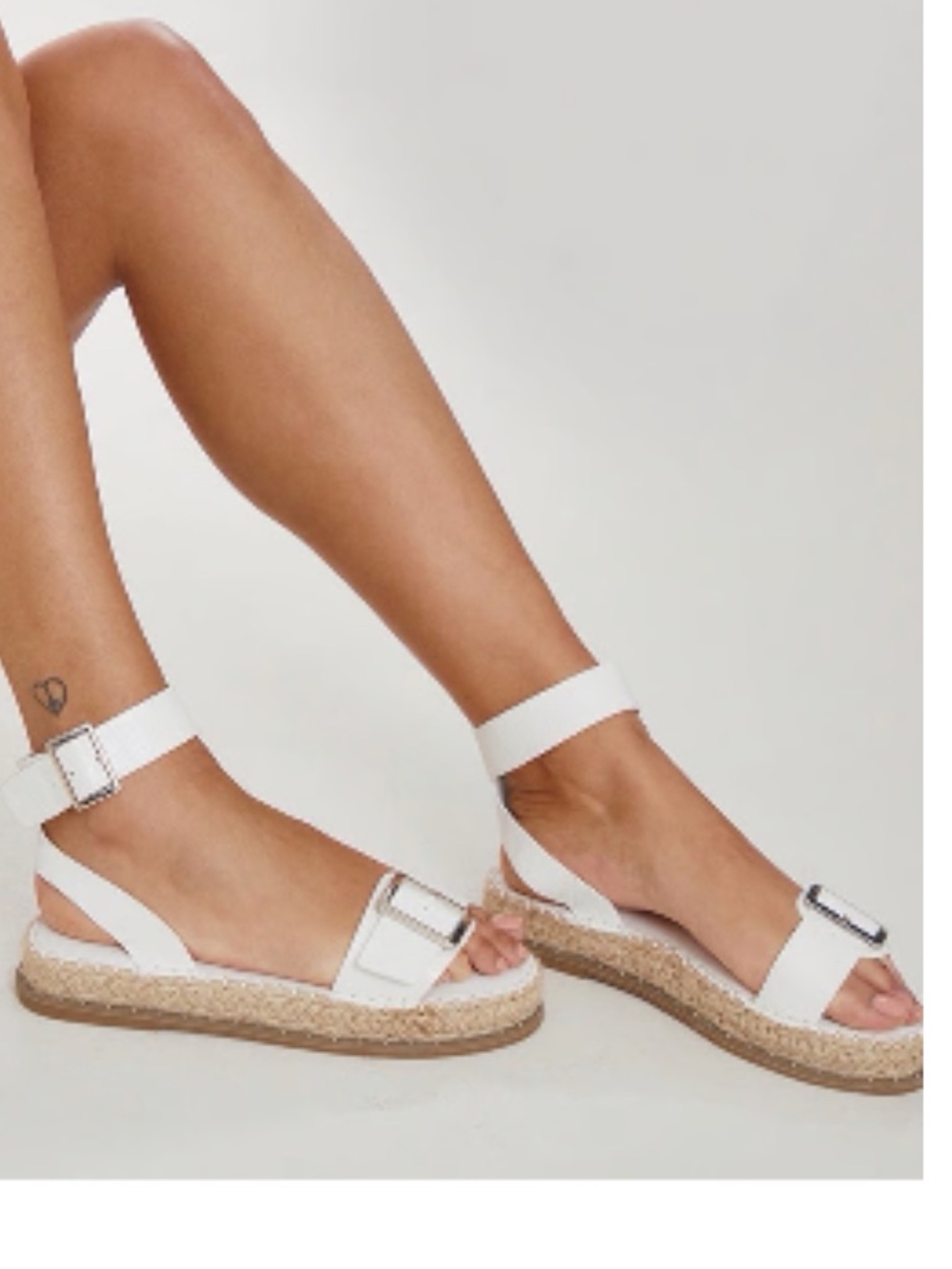 Women’s White Croc Buckle ankle strap platform Sandals size 7